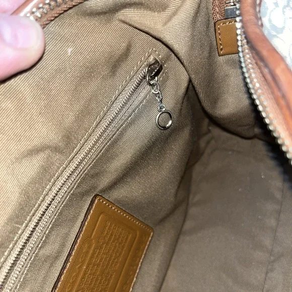 COACH White Sand Mn Signature E/W Sft Duffle 10945 Orig $268 - Picture 14 of 16